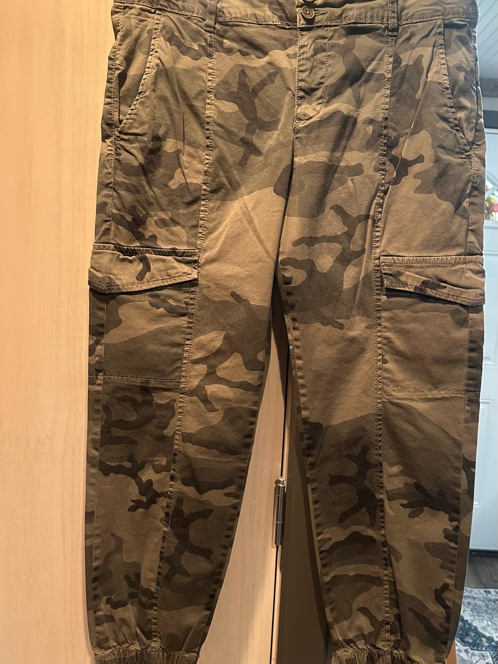 Women's Camo Cargo Jogger Pants - Olive Green